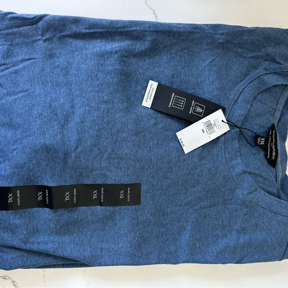 Banana Republic Men's Blue T-Shirt